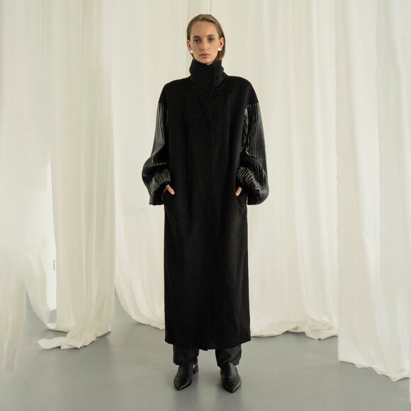 KM by Lange Cocoon Wool Coat Black Size Large NEW NWT - Picture 1 of 16